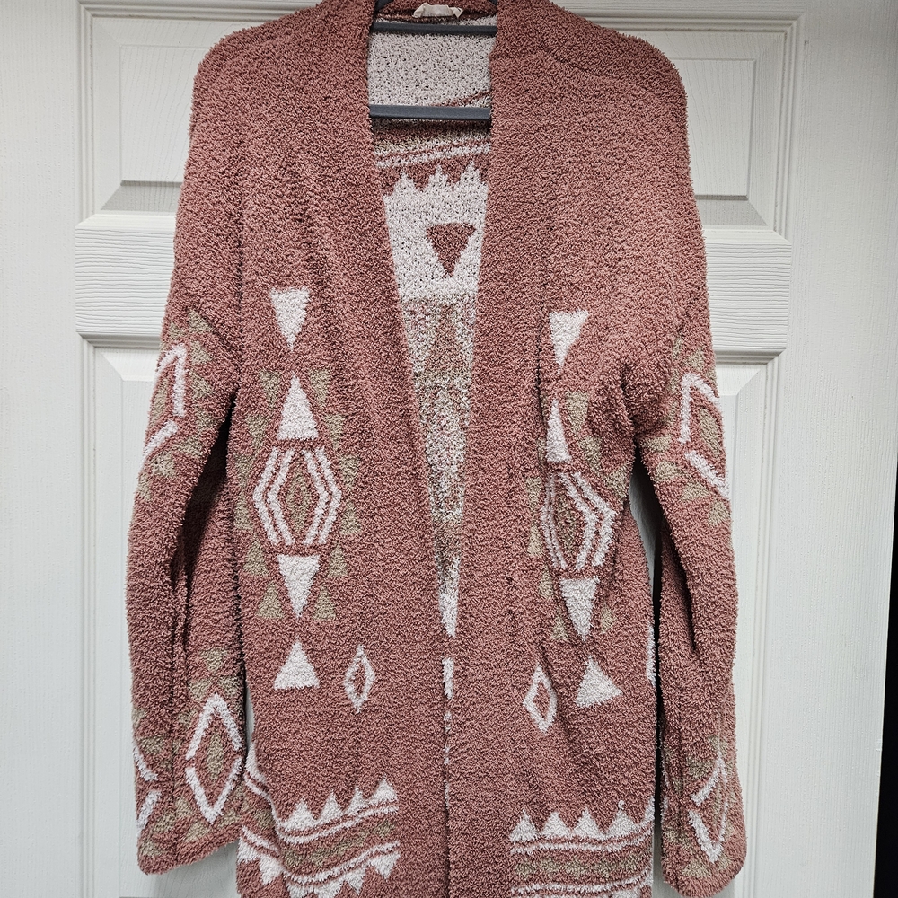 Elegant Pink Geometric Cardigan
